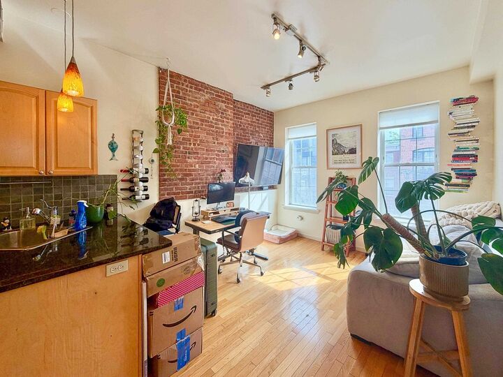 Property Photo:  86 Monroe St 3R  NJ 07030 