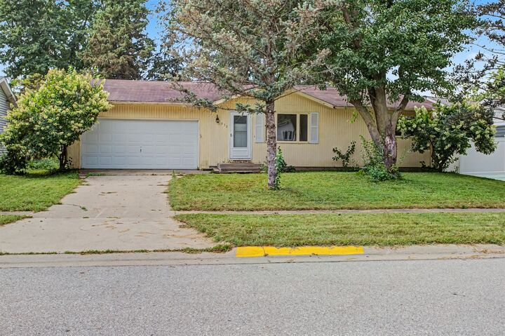 Property Photo: 630 Garden Road IA 50010
