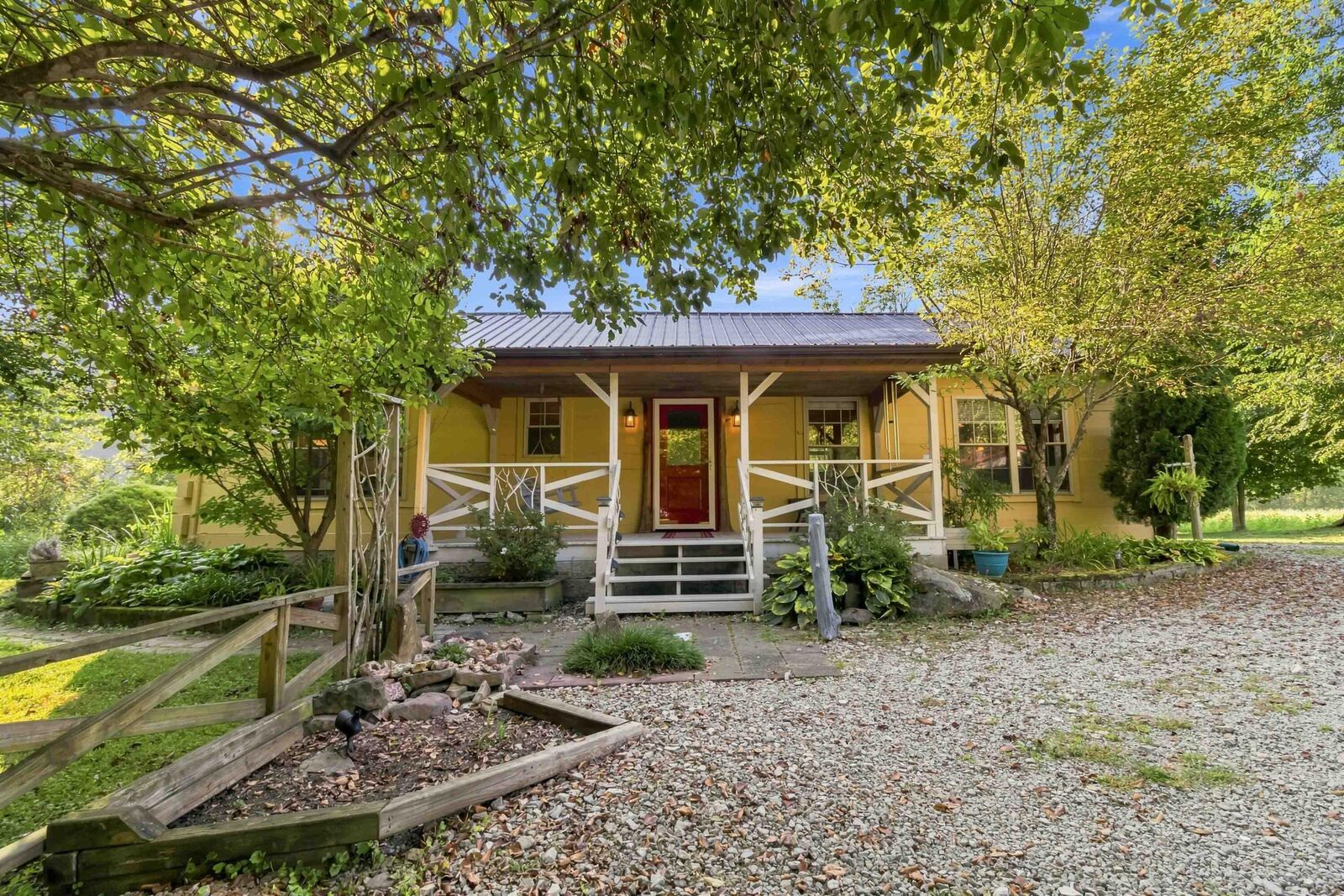 Property Photo: 2391 Disputanta Road KY 40456