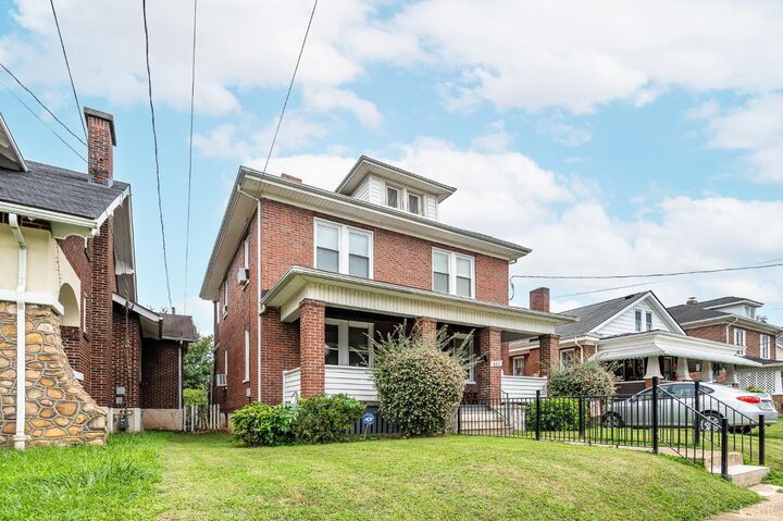 Property Photo:  663 SE Murray Avenue  VA 24013 