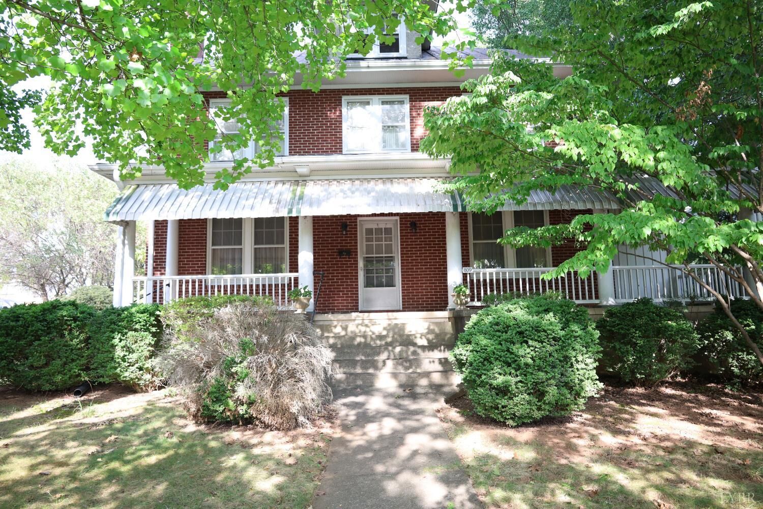 Property Photo:  809 Oak Street  VA 24523 