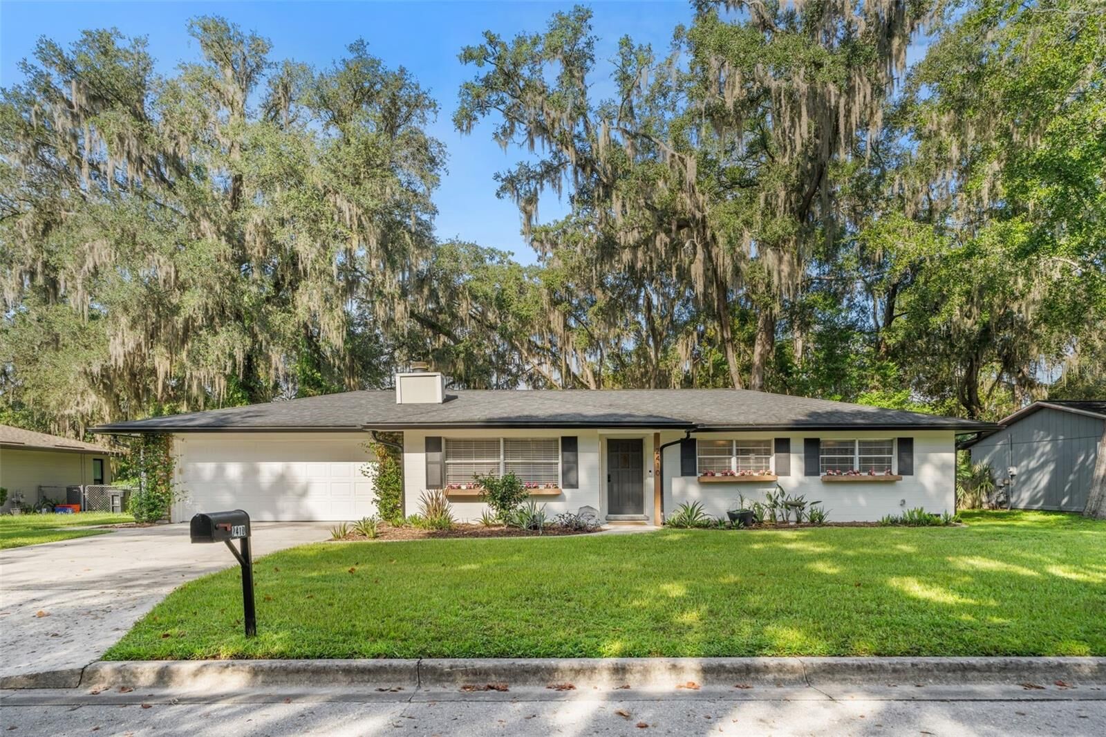 Property Photo:  2410 NW 54th Terrace  FL 32606 