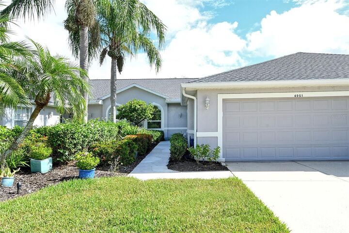 Property Photo:  4951 Chase Oaks Drive  FL 34241 