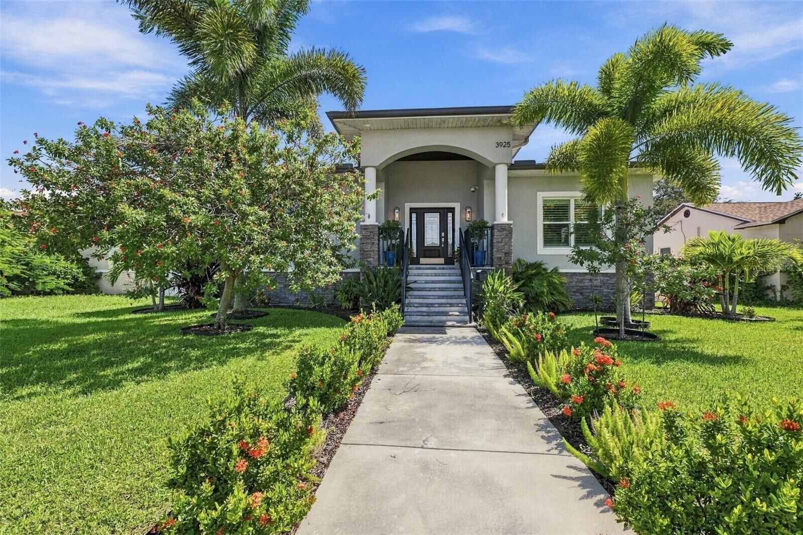 Property Photo:  3925 1st Street NE  FL 33703 