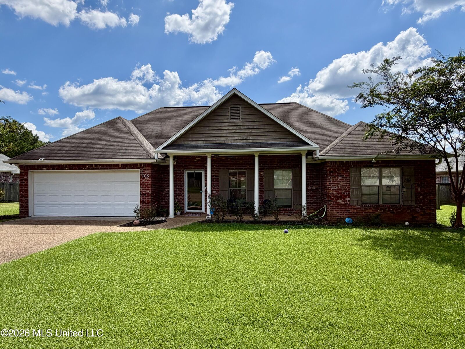 Property Photo:  105 Kirkwood Drive  MS 39056 