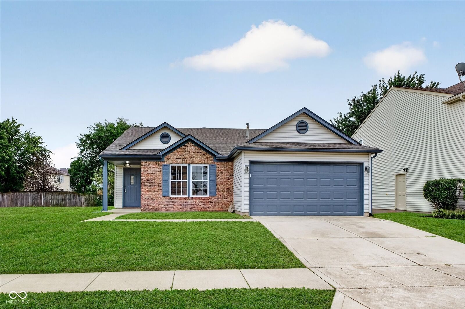 Property Photo:  2203 Summerfield Drive  IN 46168 