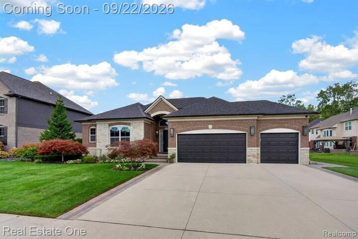 Property Photo:  2034 Osprey  MI 48083 