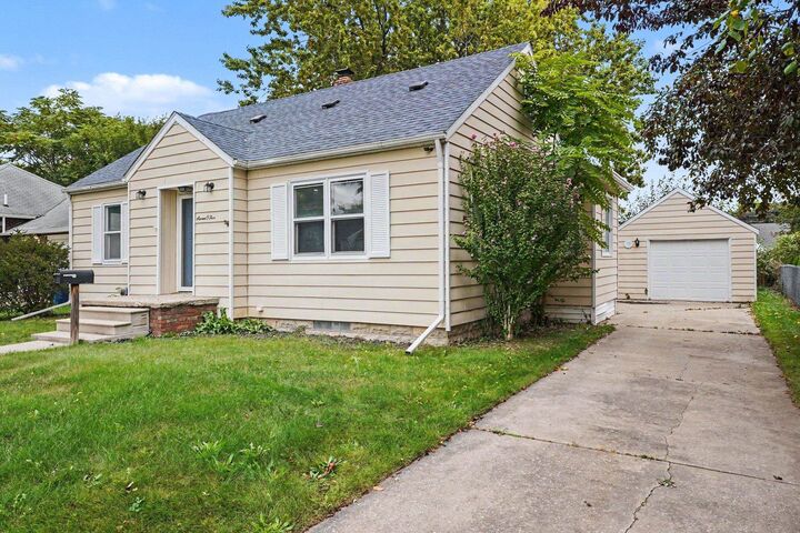 Property Photo: 705 S Hampton Street MI 48708