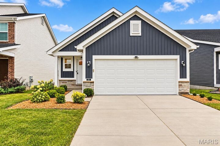 Property Photo:  284 Crestfield Court  MO 63301 