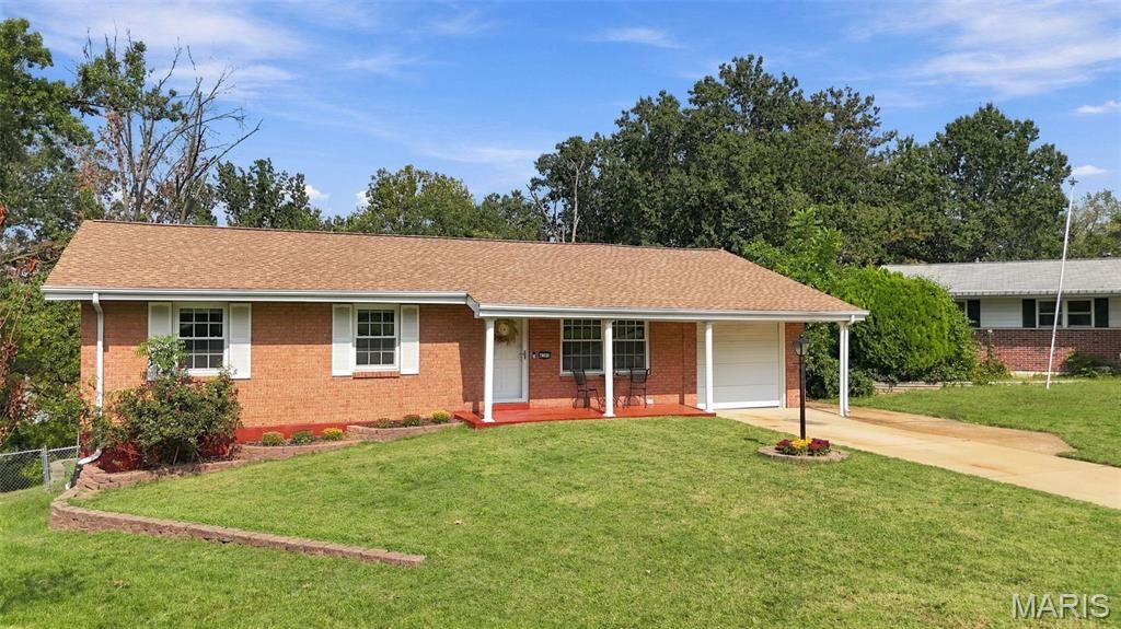 Property Photo: 4303 Martyridge Court MO 63129
