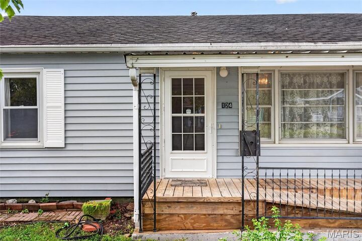 Property Photo: 124 Frates Street MO 63740