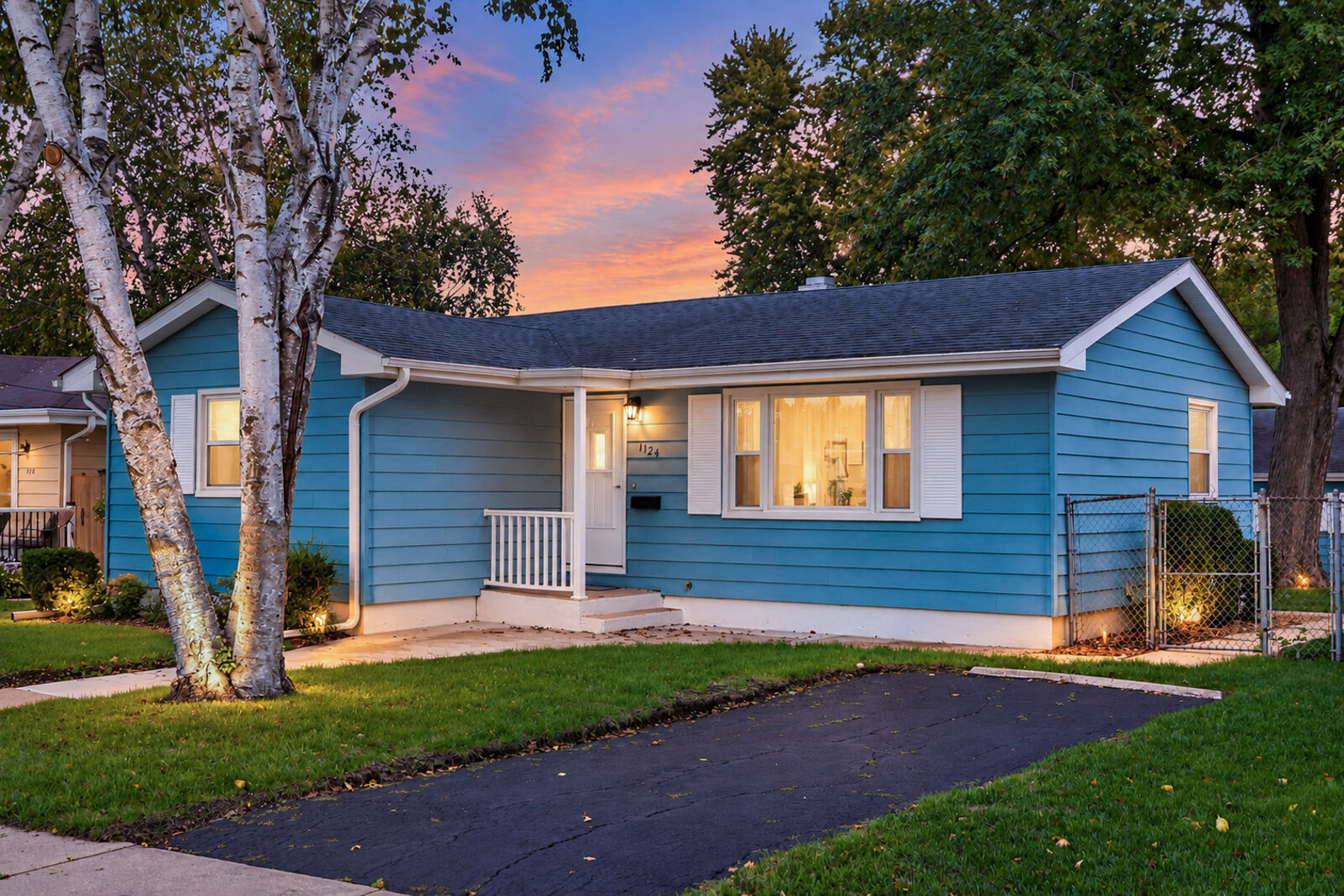 Property Photo: 1124 Townsend Street IL 60178