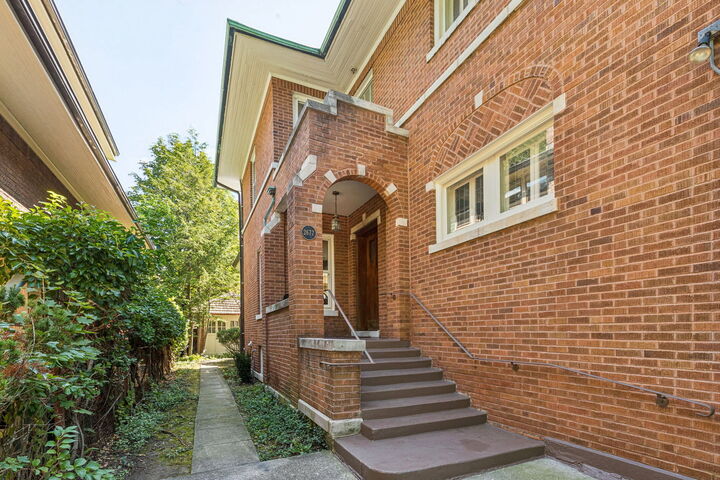 Property Photo:  2677 Orrington Avenue  IL 60201 