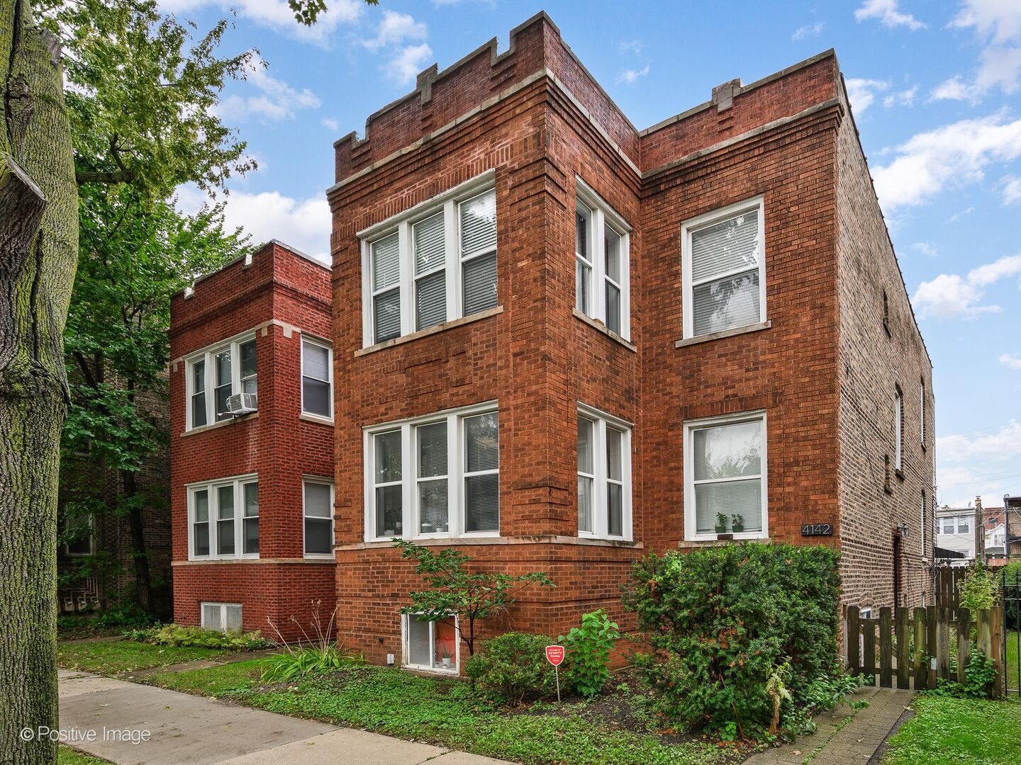 Property Photo:  4142 N Albany Avenue 2  IL 60618 