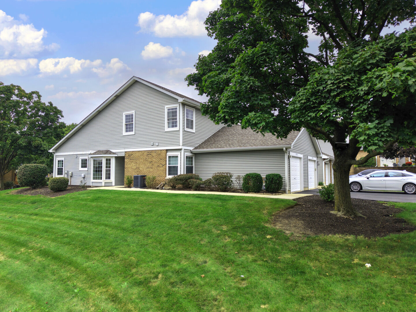 Property Photo: 8320 Highpoint Circle A IL 60561