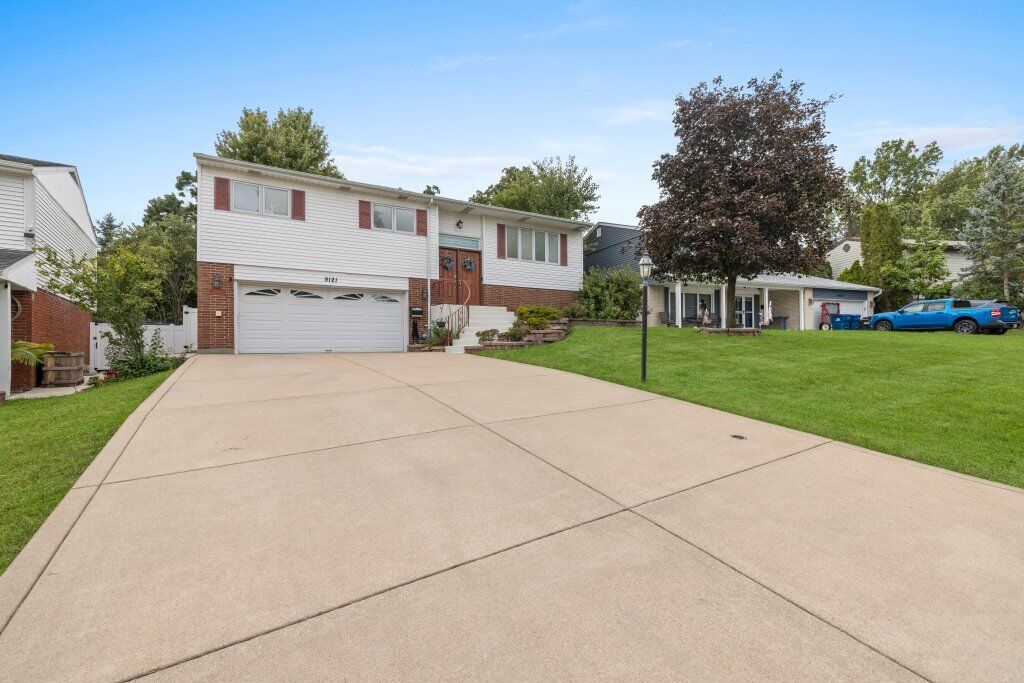 Property Photo: 9121 Forest Drive IL 60457