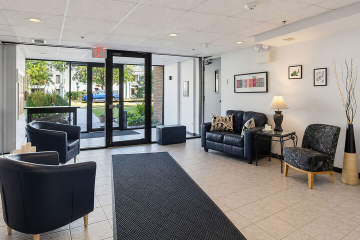 Property Photo: 355 W Miner Street 1A IL 60005