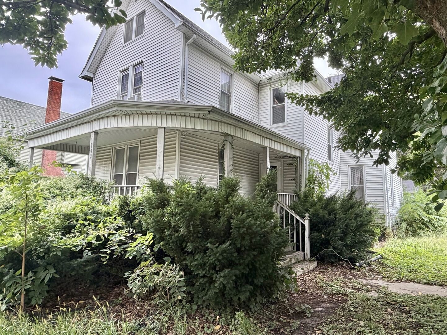 Property Photo:  203 W Locust Street  IL 61520 
