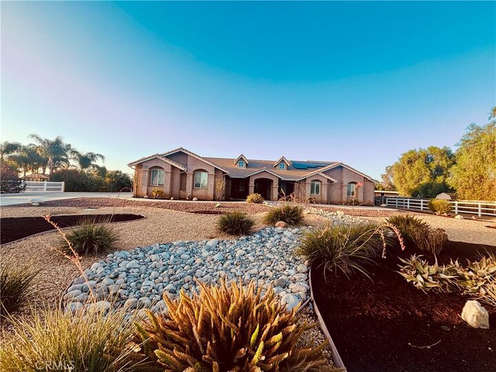 Property Photo: 29320 Calle De Caballos CA 92585