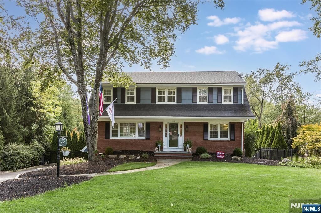 Property Photo:  22 Sloping Hill Terrace  NJ 07470 