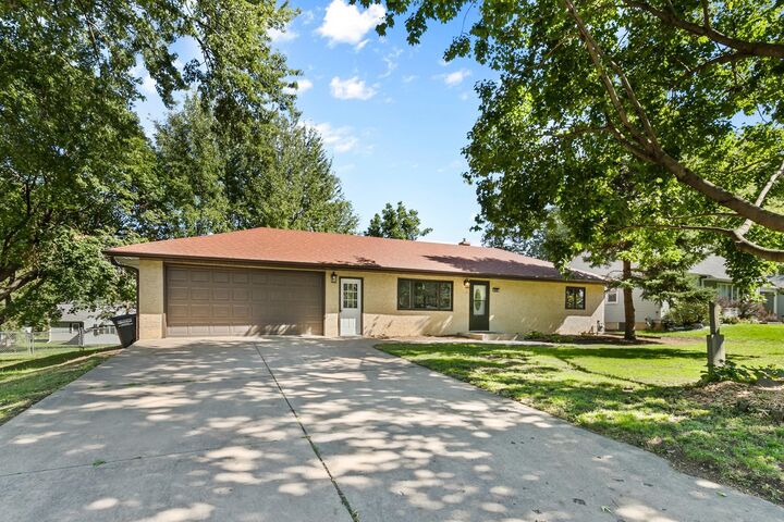 Property Photo:  2566 Beacon Street  MN 55113 