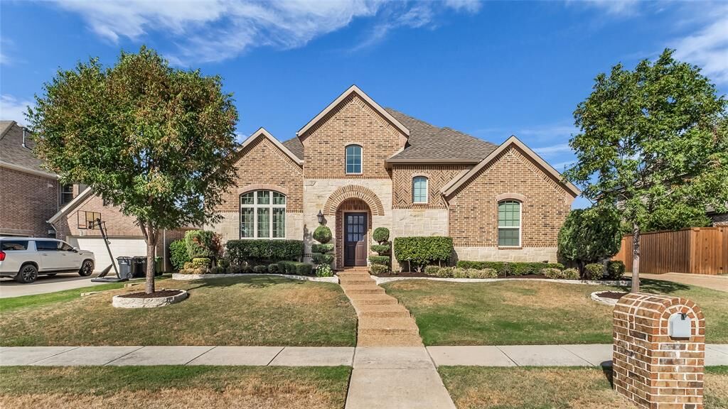 Property Photo:  900 Blue Ridge Drive  TX 75078 