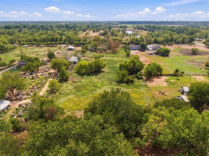 Property Photo:  1510 Davis Road  TX 75159 