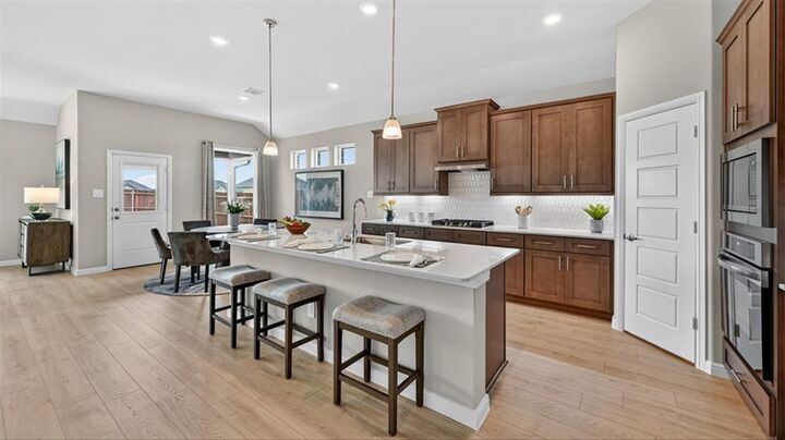 Property Photo: 3301 Seaside Street TX 76065