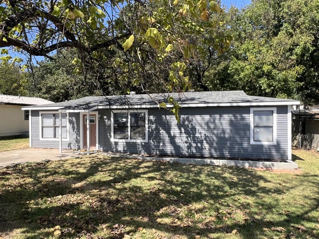Property Photo: 725 E Main Street TX 75021