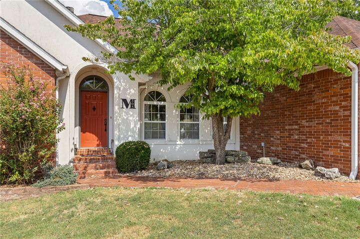 Property Photo: 305 Pebble Beach Drive AR 72601