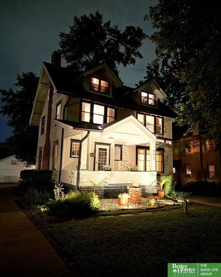 Property Photo:  4829 Farnam Street  NE 68132 