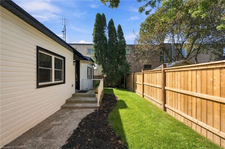 Property Photo:  116 Dufferin Street  ON L0R 2A0 