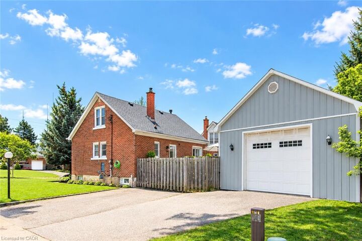 Property Photo:  32 Belleview Avenue  ON N2B 1G3 