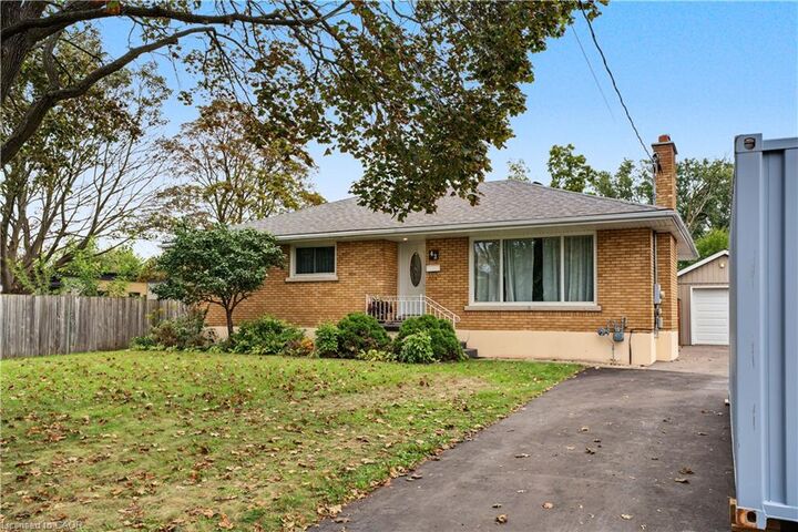 Property Photo:  42 Woodman Drive  ON N3S 4K1 