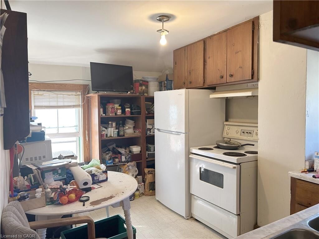Property Photo:  100 - 102 Stanley Street  ON N3Y 1M4 