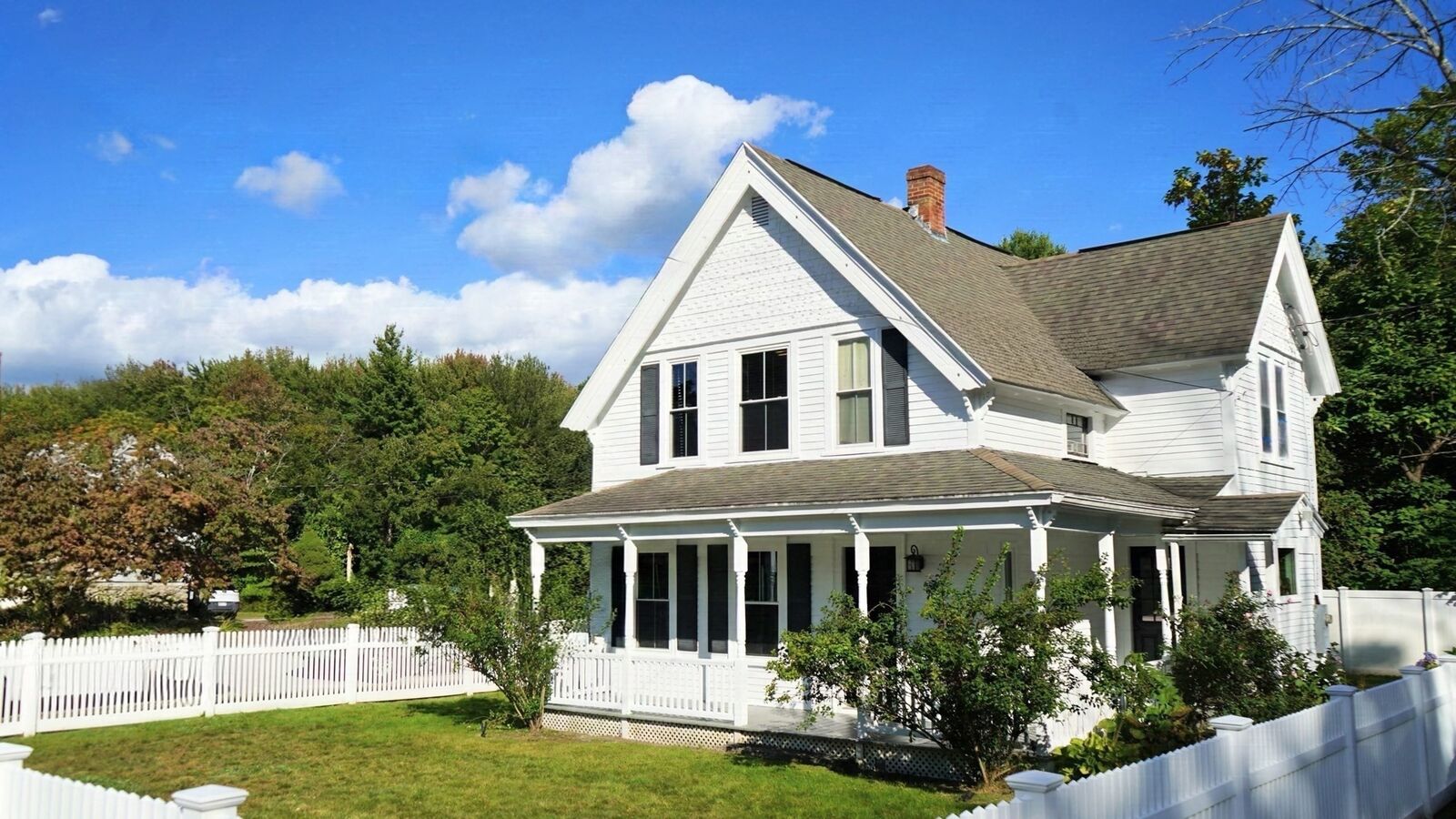 Property Photo: 726 Main St MA 01505
