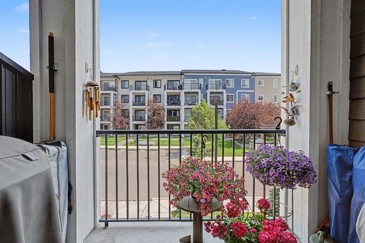 Property Photo:  151 Legacy Main Street SE 5212  AB T2X 4A4 
