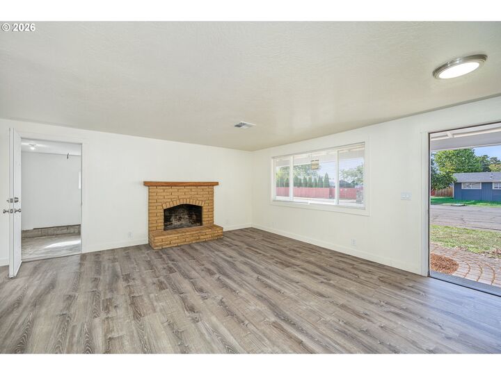 Property Photo:  2027 Ohio St  OR 97402 