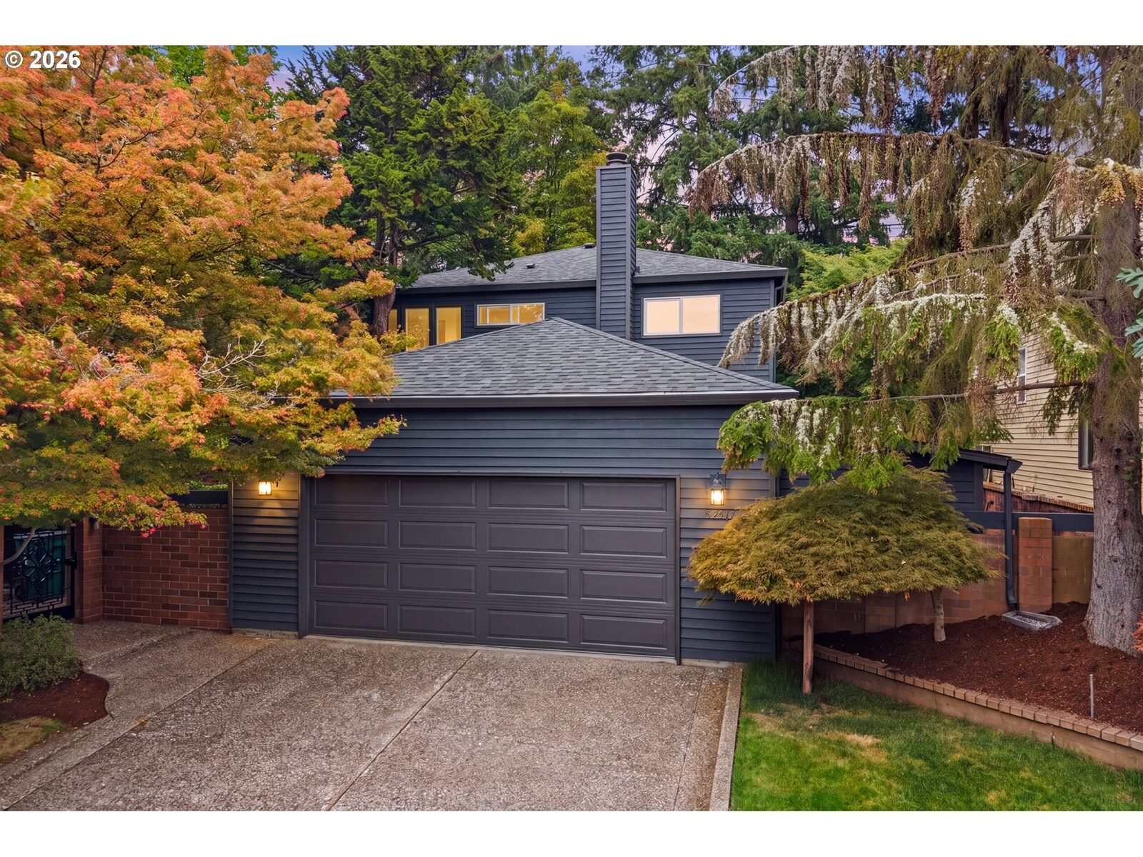 Property Photo: 6260 SW Arranmore Pl OR 97223