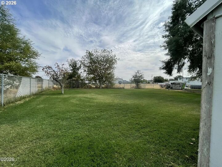 Property Photo:  420 NE Eighth St  OR 97844 