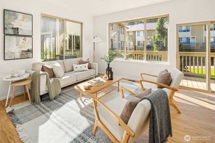Property Photo: 377 NW Pebble Lane WA 98027