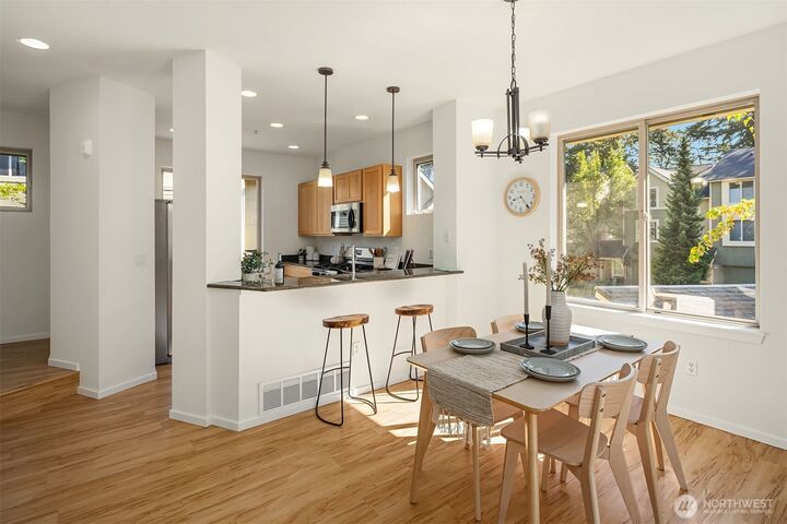 Property Photo: 377 NW Pebble Lane WA 98027