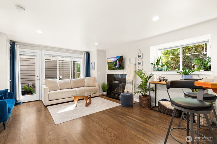 Property Photo:  7110  California Avenue SW  WA 98136 