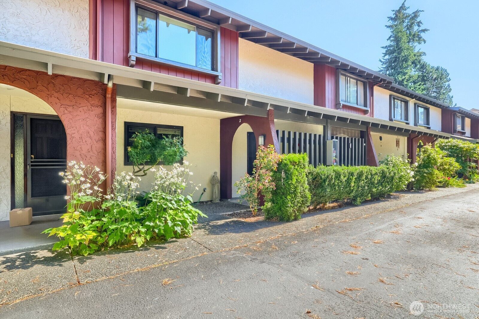 Property Photo:  1723 NE 179th St 2  WA 98155 