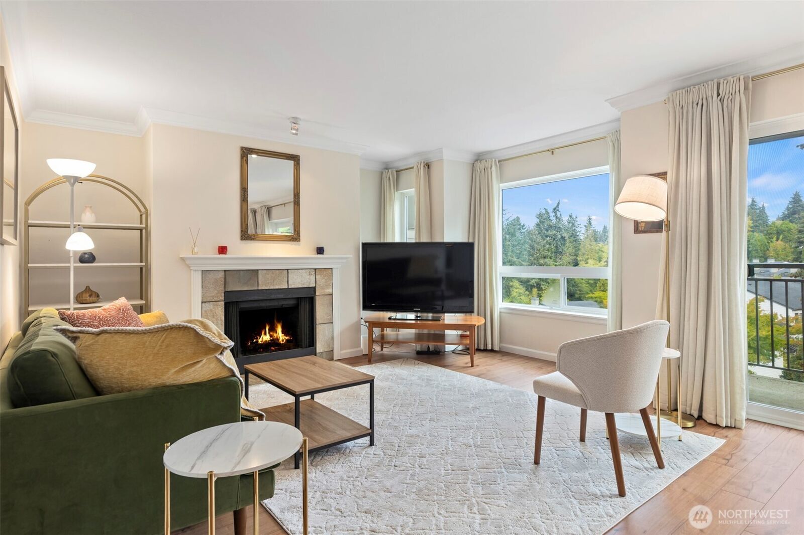 Property Photo: 31500 33rd Place SW Q203 WA 98023
