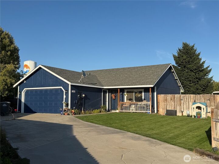 Property Photo:  1421 S Cougar Drive  WA 98837 