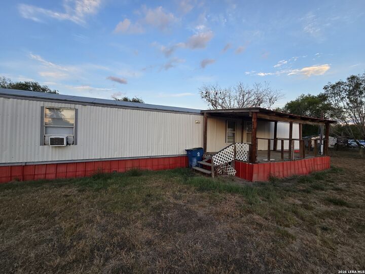 Property Photo:  615 Moss Point  TX 78147 