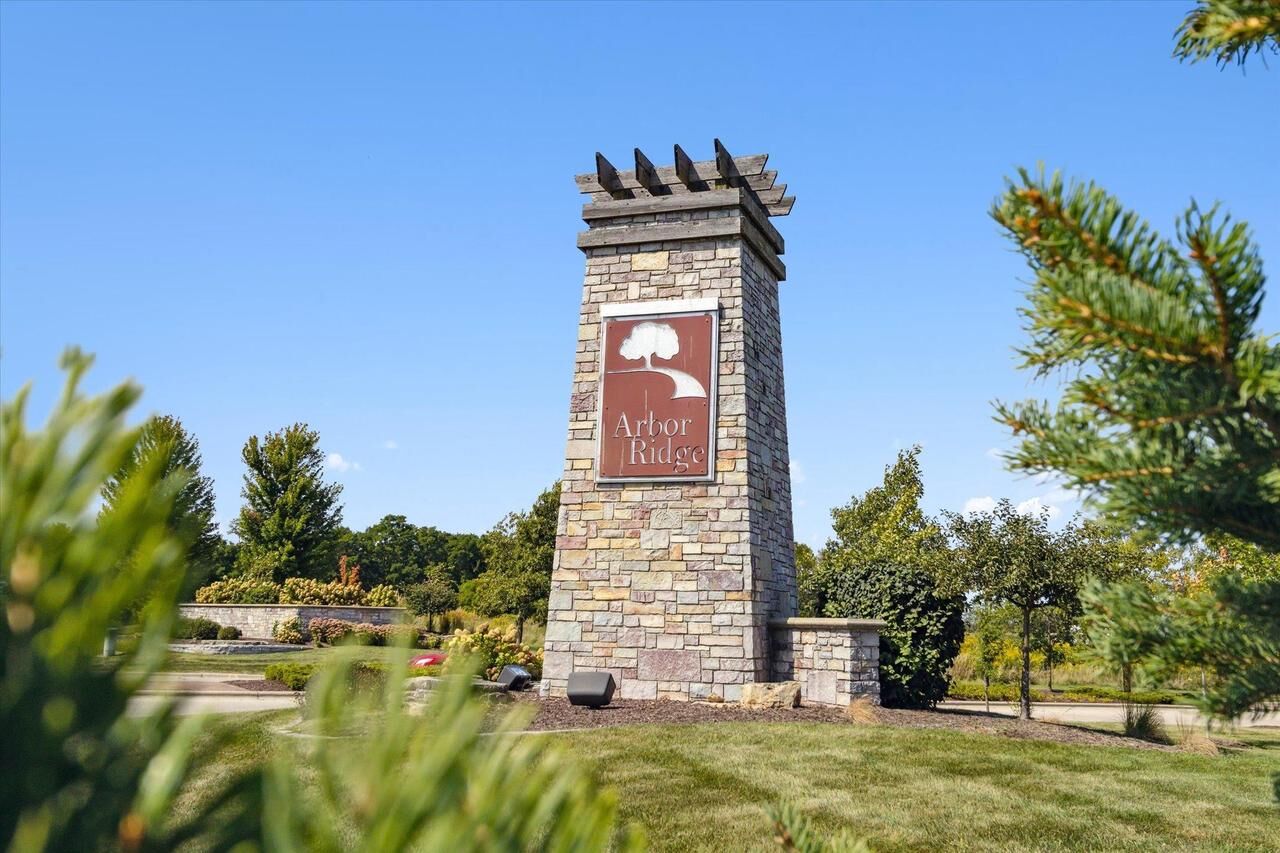 Property Photo: 2721 Greenway Circle WI 53548