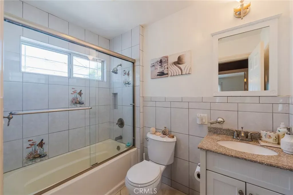 Property Photo:  4011 W 60th  CA 90043 