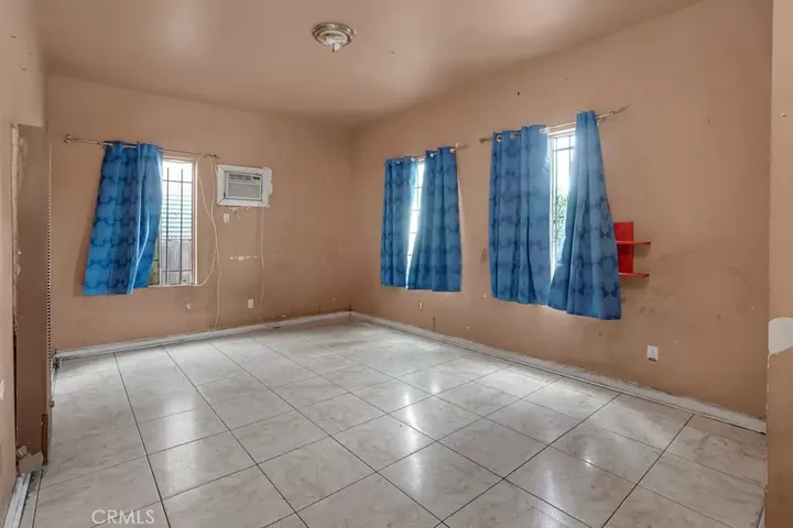 Property Photo:  2424 E 115th  CA 90059 